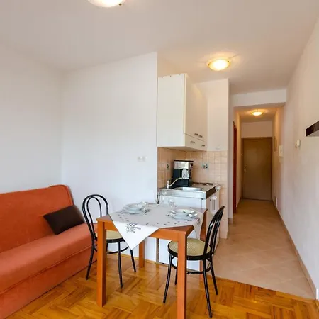 Appartement Laura 4 - Hr-05492-04 By Interhome
